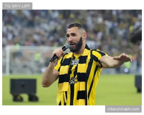 前插射门撕穿后防 连续关键战展现舍甫琴科优于本泽马