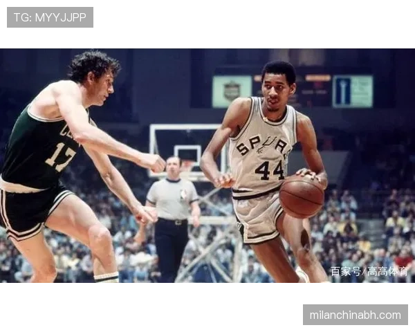 乔治·格文无球跑动改变进攻结构 拉开防守高效得分